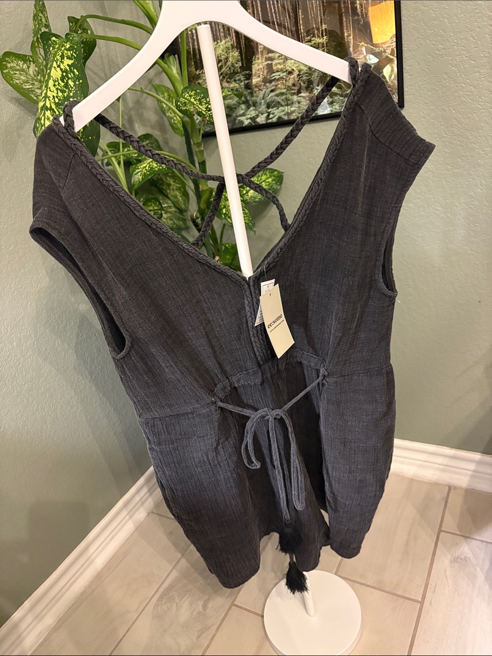 eesome Charcoal Gauze V-Neck Tie-Front Tunic